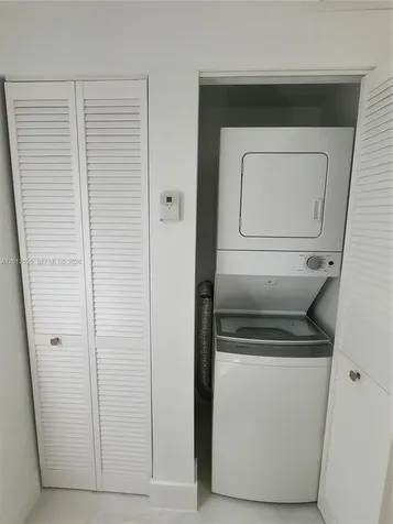 1646 NW 1st Place Miami FL 33136