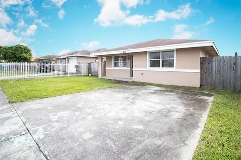 455 NW 14th Street Florida City FL 33034