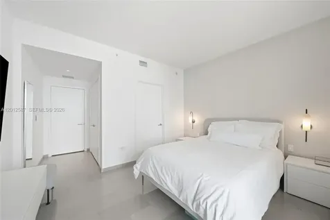 68 SE 6th Street Miami FL 33131