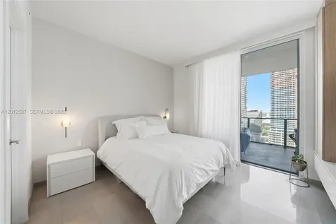 68 SE 6th Street Miami FL 33131