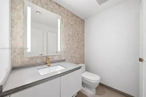 68 SE 6th Street Miami FL 33131