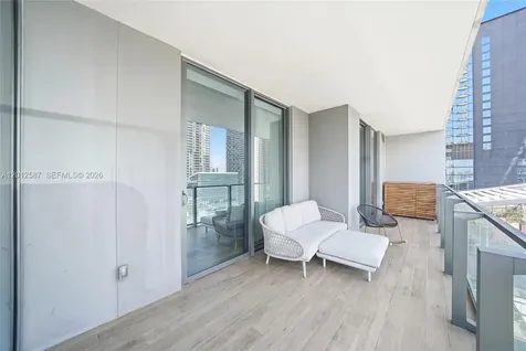 68 SE 6th Street Miami FL 33131