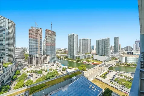 68 SE 6th Street Miami FL 33131
