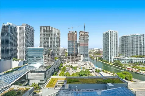 68 SE 6th Street Miami FL 33131