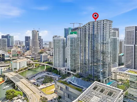 68 SE 6th Street Miami FL 33131