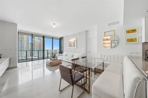 68 SE 6th Street Miami FL 33131