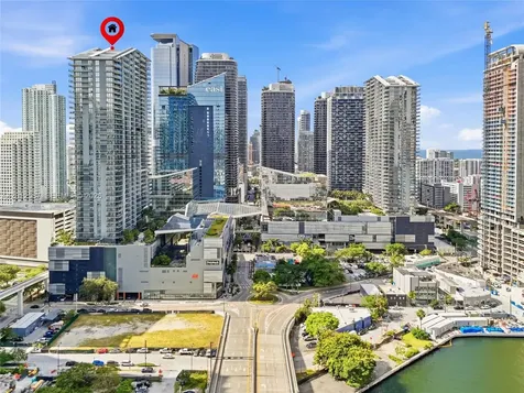 68 SE 6th Street Miami FL 33131