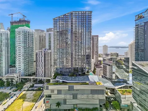 68 SE 6th Street Miami FL 33131