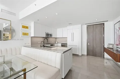 68 SE 6th Street Miami FL 33131