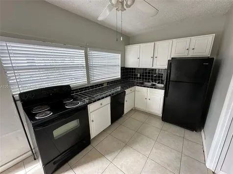 2443 Cleveland Street Hollywood FL 33020