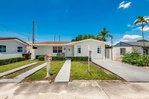 395 W 39th Place Hialeah FL 33012