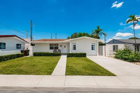 395 W 39th Place Hialeah FL 33012
