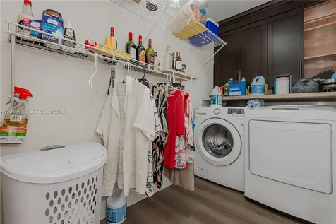 395 W 39th Place Hialeah FL 33012