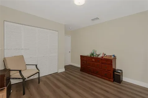395 W 39th Place Hialeah FL 33012