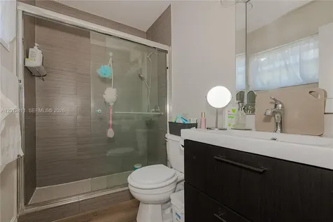 395 W 39th Place Hialeah FL 33012