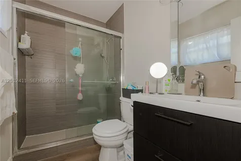 395 W 39th Place Hialeah FL 33012