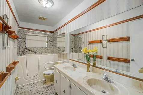 11380 SW 131st Street Miami FL 33176
