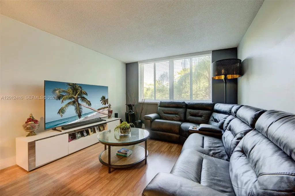 3149 Riverside Drive Coral Springs FL 33065