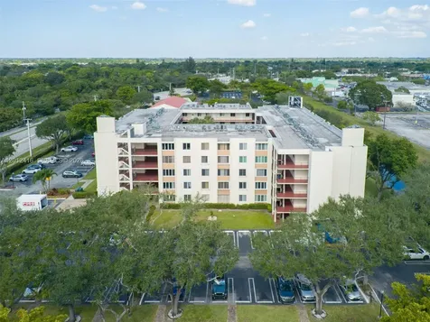 3149 Riverside Drive Coral Springs FL 33065