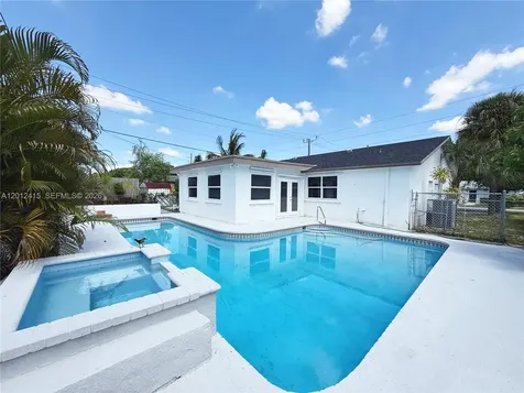 400 SW 14th Street Deerfield Beach FL 33441