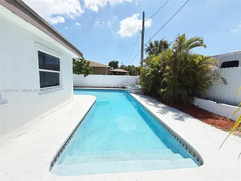 400 SW 14th Street Deerfield Beach FL 33441