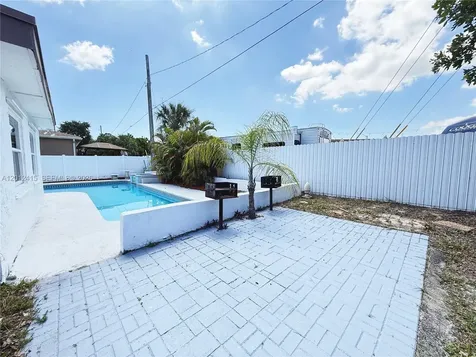 400 SW 14th Street Deerfield Beach FL 33441