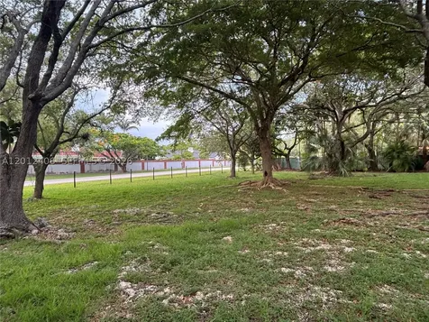 9290 SW 104th Street Miami FL 33176