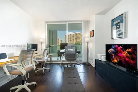 21055 Yacht Club Drive Aventura FL 33180