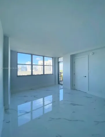 6039 Collins Avenue Miami Beach FL 33140