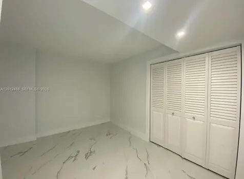 6039 Collins Avenue Miami Beach FL 33140