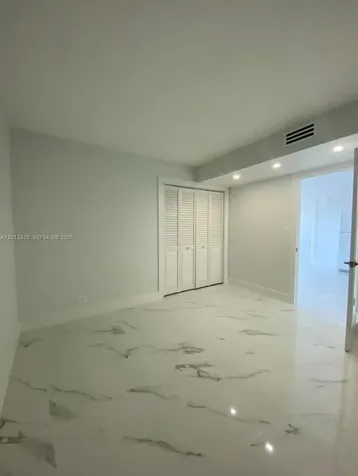 6039 Collins Avenue Miami Beach FL 33140