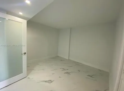6039 Collins Avenue Miami Beach FL 33140