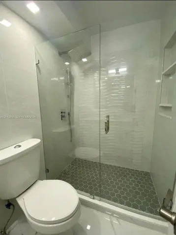 6039 Collins Avenue Miami Beach FL 33140