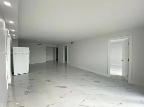 6039 Collins Avenue Miami Beach FL 33140