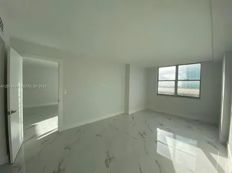 6039 Collins Avenue Miami Beach FL 33140
