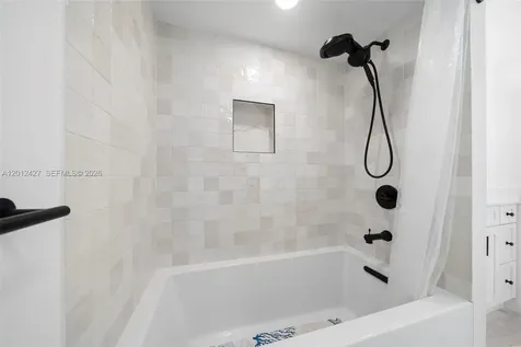 1621 Collins Avenue Miami Beach FL 33139