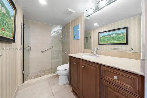 1621 Collins Avenue Miami Beach FL 33139