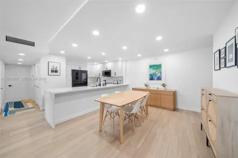 1621 Collins Avenue Miami Beach FL 33139