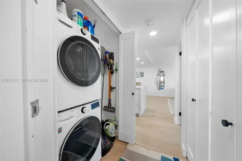 1621 Collins Avenue Miami Beach FL 33139