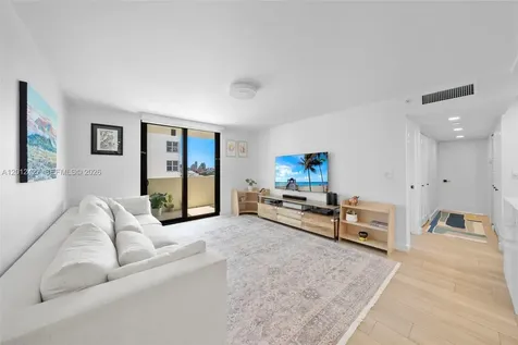 1621 Collins Avenue Miami Beach FL 33139