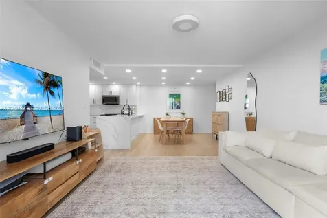 1621 Collins Avenue Miami Beach FL 33139