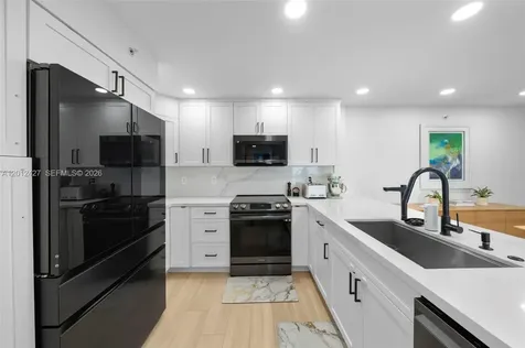 1621 Collins Avenue Miami Beach FL 33139