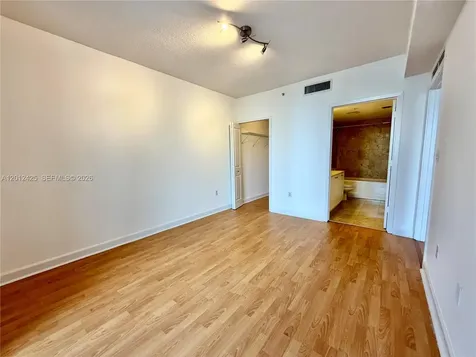 170 SE 14th Street Miami FL 33131