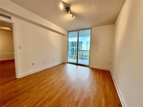 170 SE 14th Street Miami FL 33131