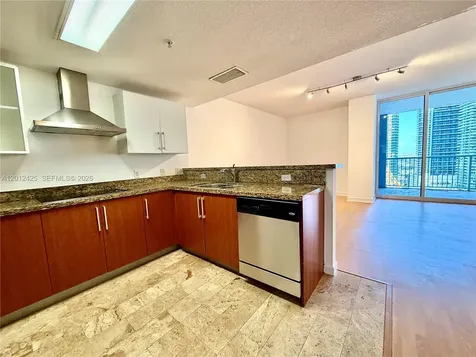 170 SE 14th Street Miami FL 33131