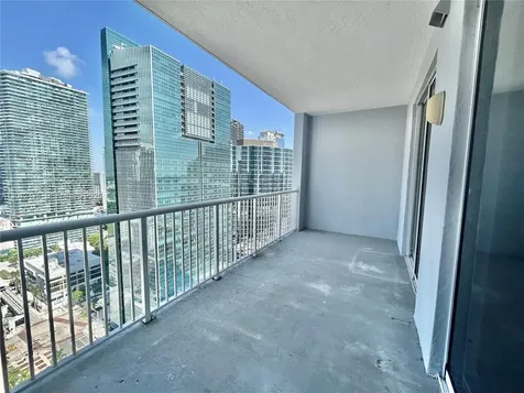 170 SE 14th Street Miami FL 33131