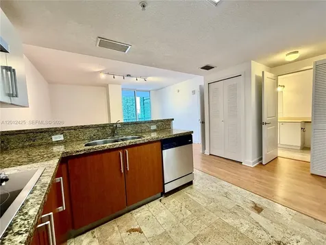 170 SE 14th Street Miami FL 33131