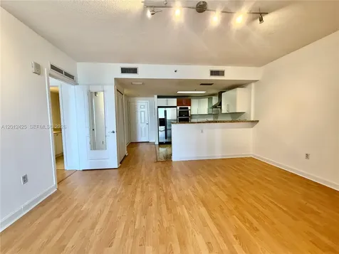 170 SE 14th Street Miami FL 33131