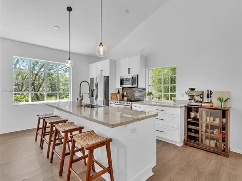 629 Spinnaker Weston FL 33326