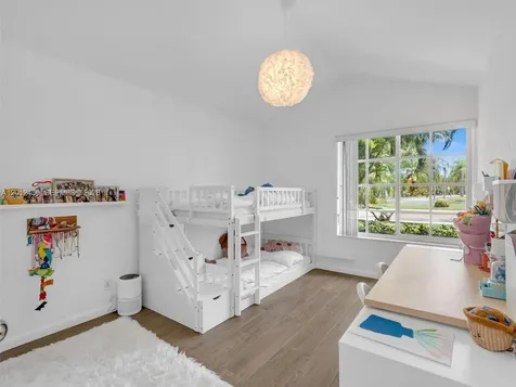 629 Spinnaker Weston FL 33326